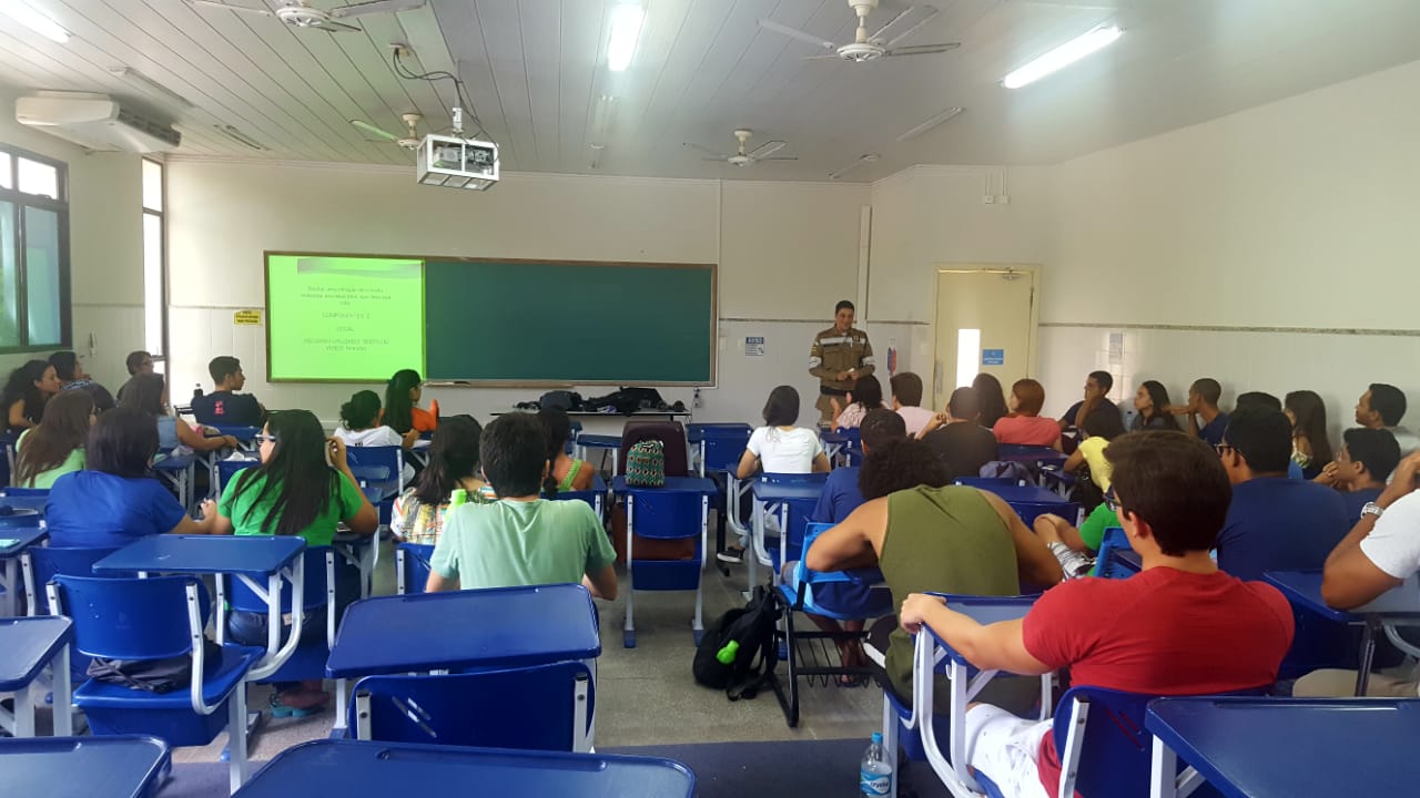 SMTT promove reflexão sobre educação no trânsito em aula na UFS - SMTT Aracaju